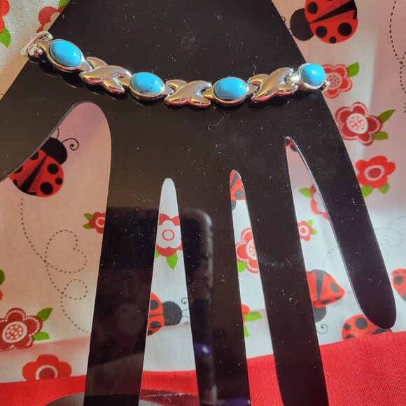 Blue Ridge Turquoise Magnetic Link Necklace and Bracelet set - Picture 4 of 6